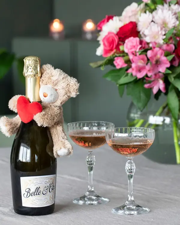 Røde og rosa blomster til morsdag og valentines, fra mester Grønn
