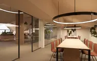 Illustrasjonsbilde av et kontorprosjekt på Thon Senter Sartor. Bildet viser et møterom.