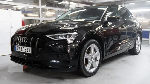 Bilvask, polering, lakkrens hos Handz On