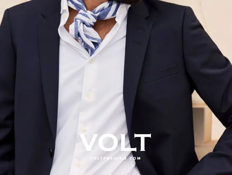 dressjakke, skjorte og skjerf fra volt