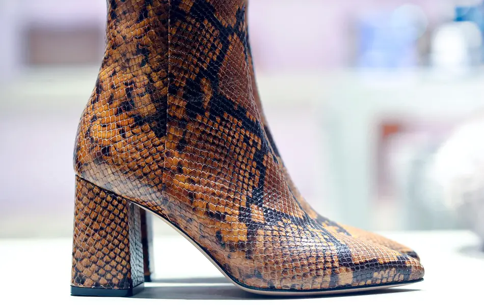 2025-10-22_vinterens_mote_til_dame_tilbehor2_3.2