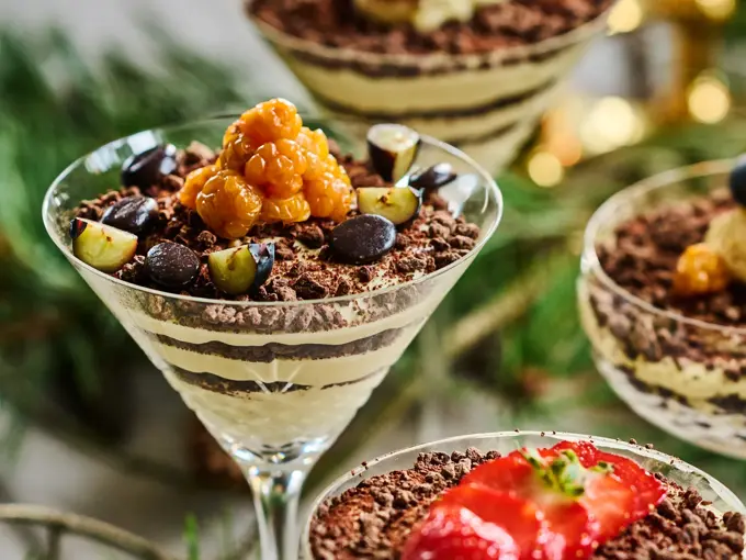 Dronning Maud Dessert i flotte glass på stett