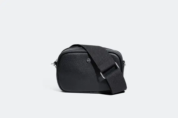 Crossbody-veske med bred skulderrem bredde.jpg