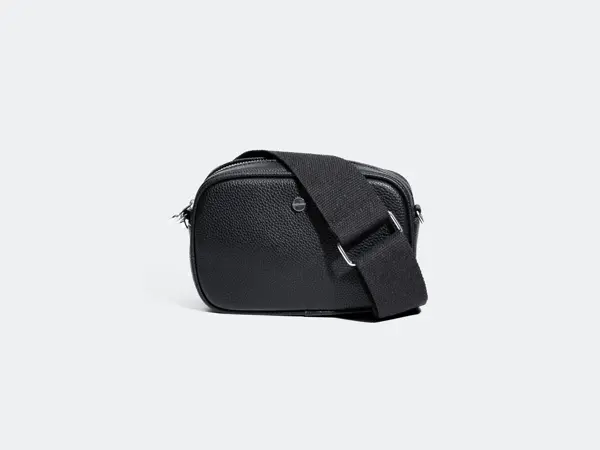 Crossbody-veske med bred skulderrem bredde.jpg