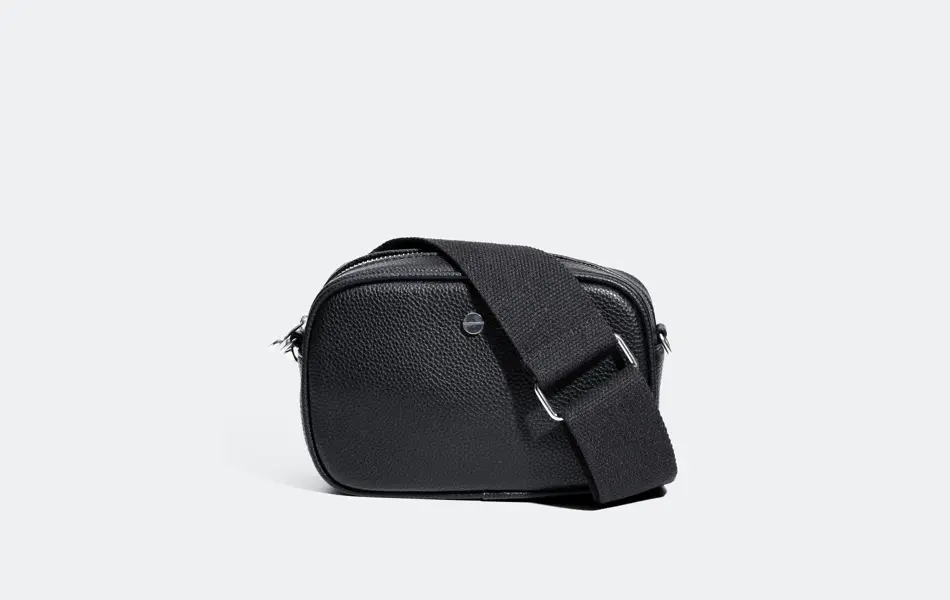 Crossbody-veske med bred skulderrem bredde.jpg
