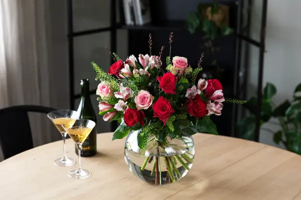 Rosebukett_alstromeria_Mester Grønn kr 295.jpg