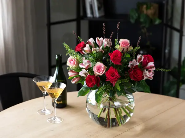 Rosebukett_alstromeria_Mester Grønn kr 295.jpg