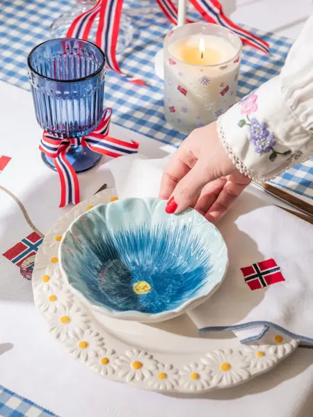 Tildekket bord til 17. mai