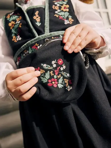 Barn 17 mai mote - inpirerende antrekk gutt og jente 17 mai