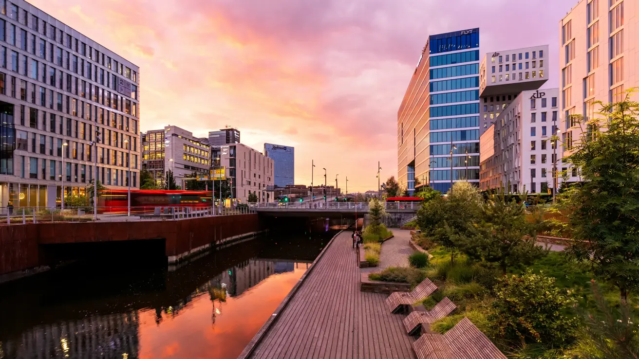 Bjørvika og Barcode i solnedgang.