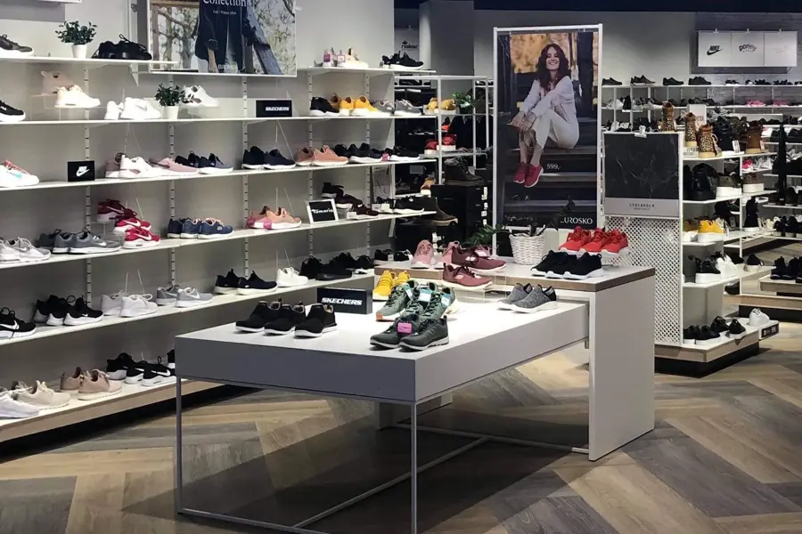 Utstilling av sko på Eurosko butikken på Lagunen