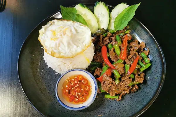 stekt kjøtt og chiliolje