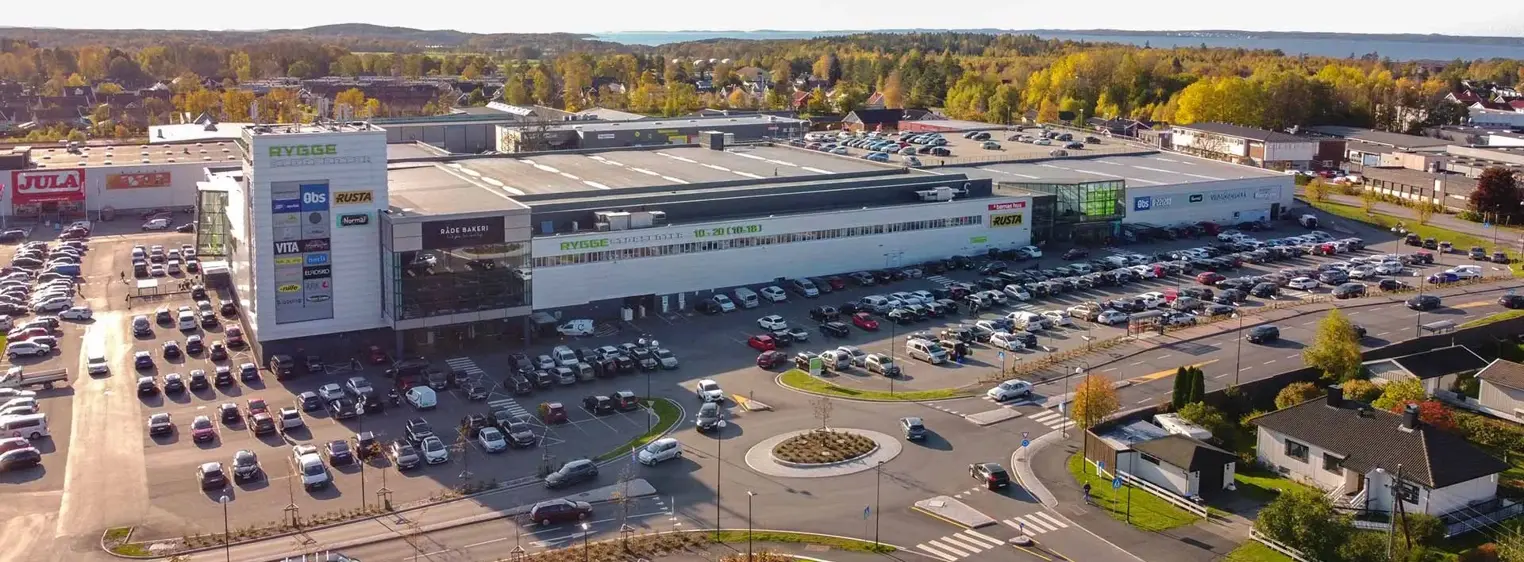 Dronebilde som viser kjøpesenteret Rygge Storsenter i Østfold.