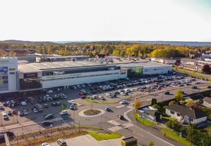 Dronebilde som viser kjøpesenteret Rygge Storsenter i Østfold.
