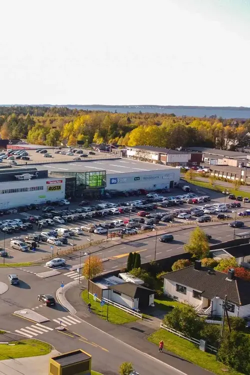 Dronebilde som viser kjøpesenteret Rygge Storsenter i Østfold.