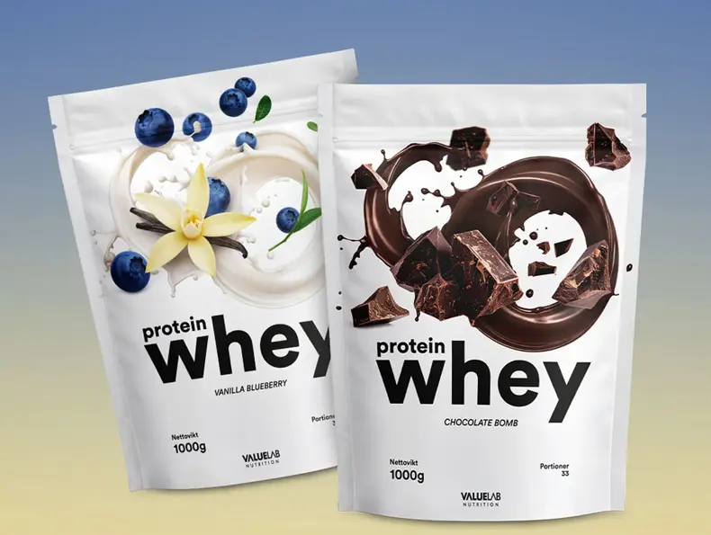 To poser med whey protein pulver i forskjellige smaker fra Valuelab.