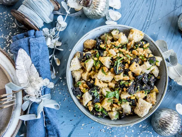 Bolle med stuffing til kalkun sett ovenfra.