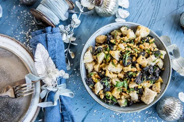 Bolle med stuffing til kalkun sett ovenfra.