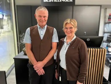 Vinmonopolet Vågsbygd i Kristiansand er nå finalist til Årets Butikk 2024 i Vinmonopolet!