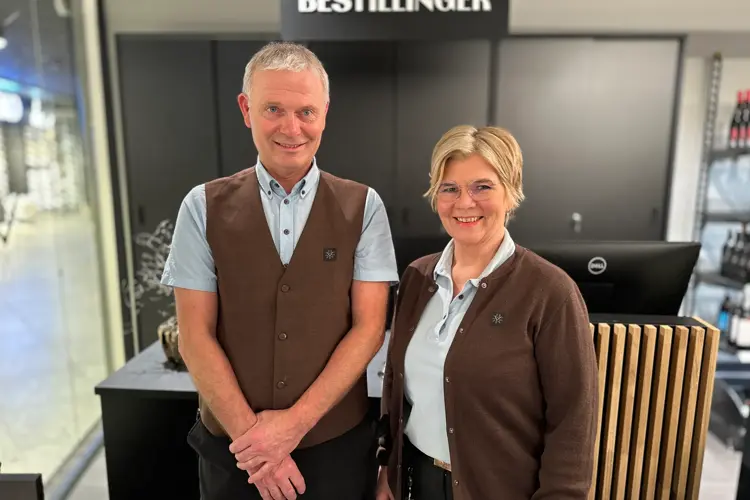 Vinmonopolet på AMFI Vågsbygd er kåret til best i sin kategori blant 60 butikker, og er nå stolte finalister til Årets Butikk 2024 – av hele 350 butikker!