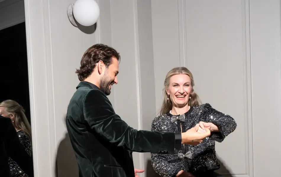 Mann og dame som danser