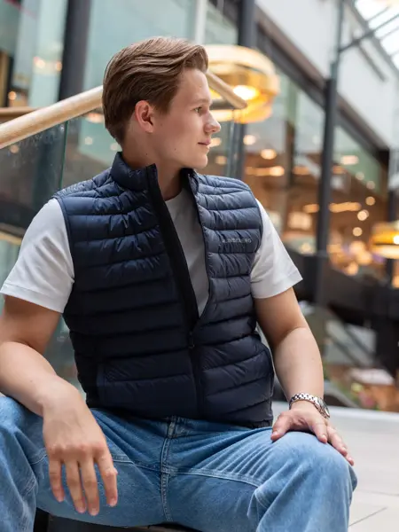 Bilde av barn i klær til skolestart