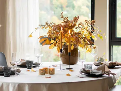 Tildekket bord til høsten