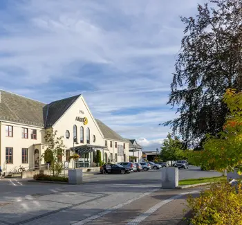 AMFI Verdal fasade, mot inngang