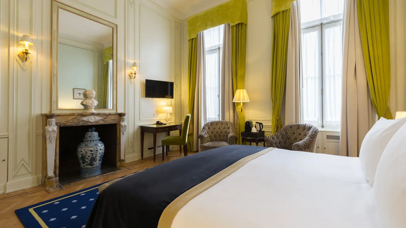 Stanhope_hotel_royal_suite