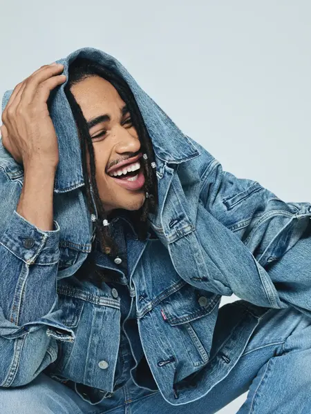 Carlings modeller med denim