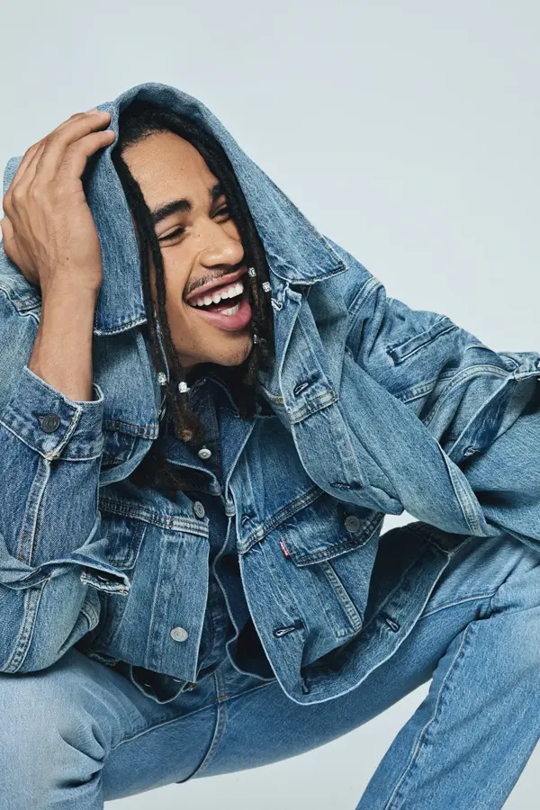 Carlings modeller med denim