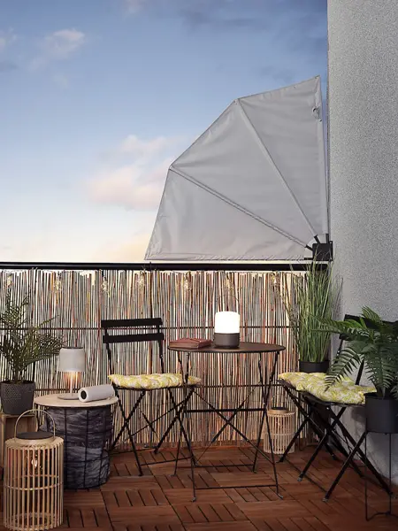 Terrasse med solskjerming