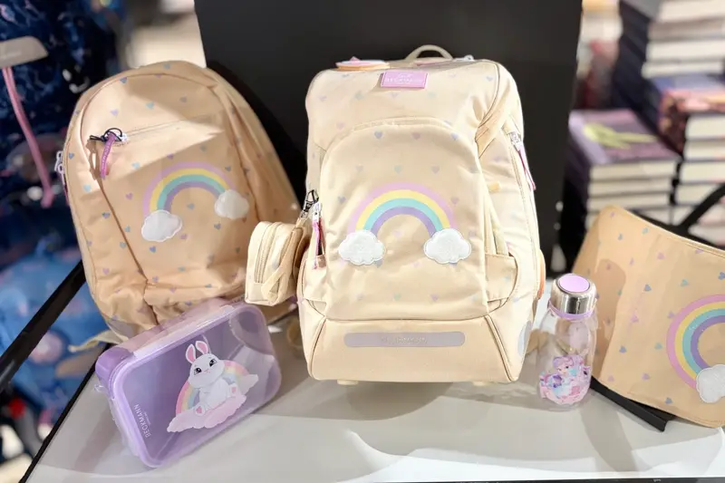 Ryggsekker med regnbue motiv