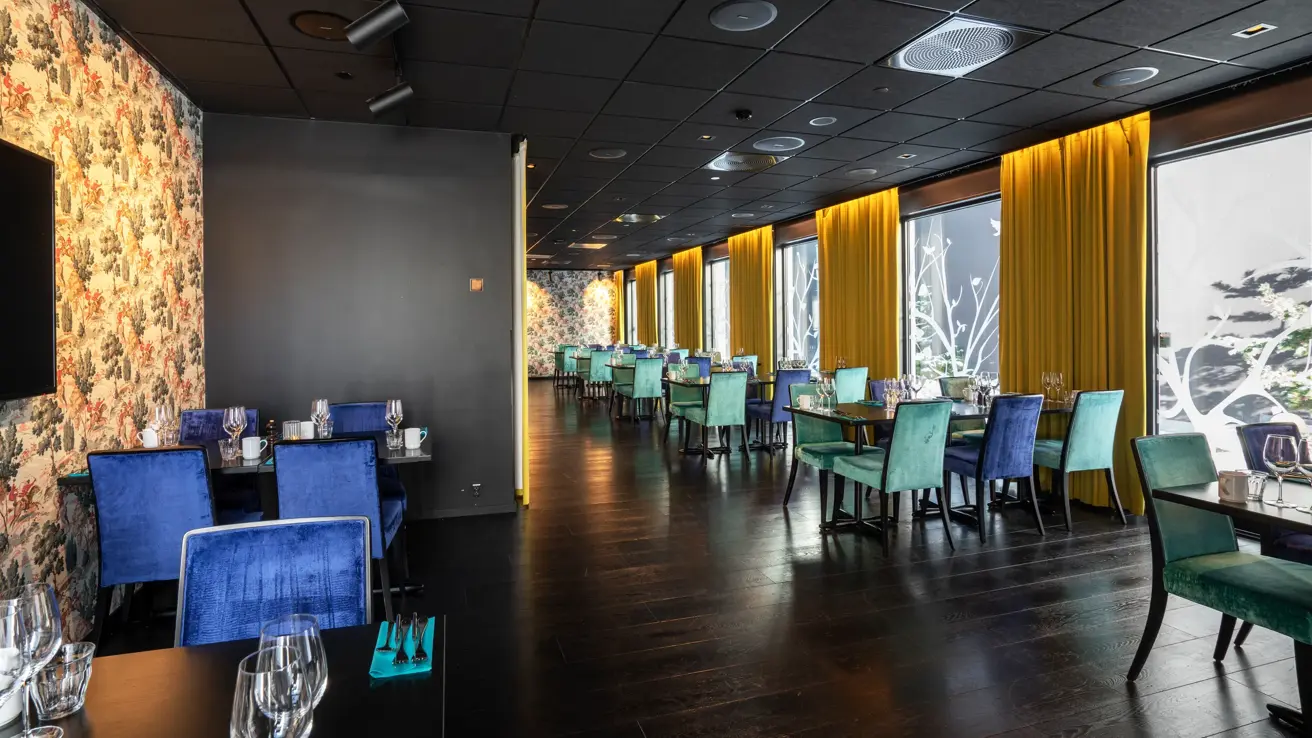 Thon_Hotel_Oslo_Airport_Bar_Bassit_chambre_separee