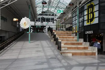 AMFI Knarvik fellesareal, i gangen mellom butikker