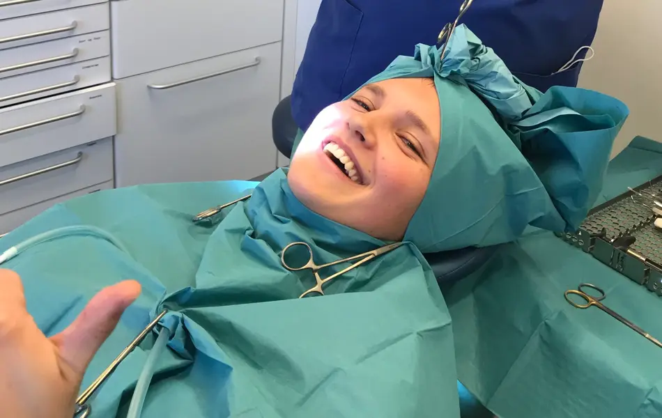 Pasient i tannlegestol