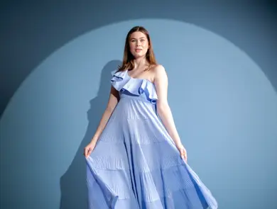 Kjoler mai festligheter og bryllup