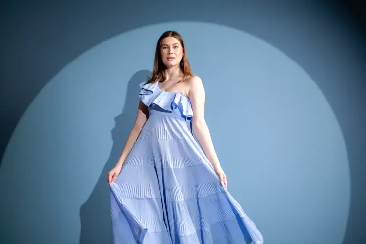 Kjoler mai festligheter og bryllup