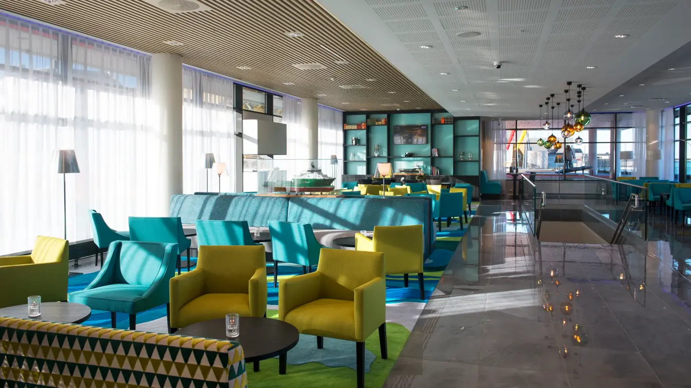 Sittegruppe i lobby på Thon Hotel Fosnavåg