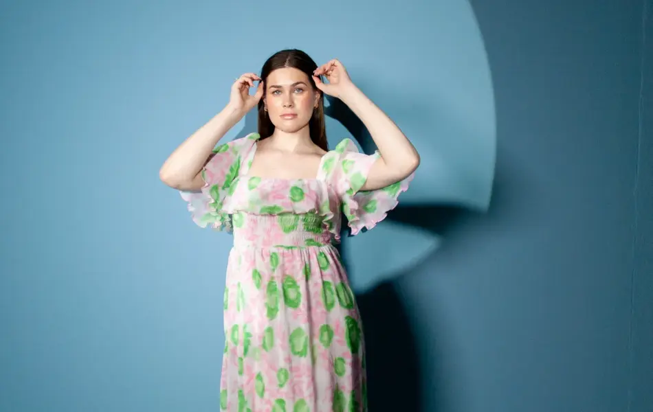 Kjoler mai festligheter og bryllup