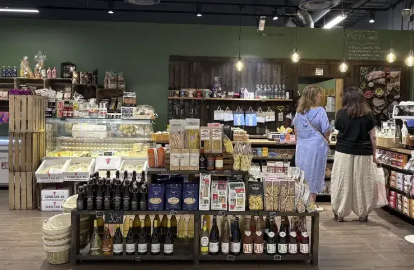 bilde inn i landhandel med masse varer