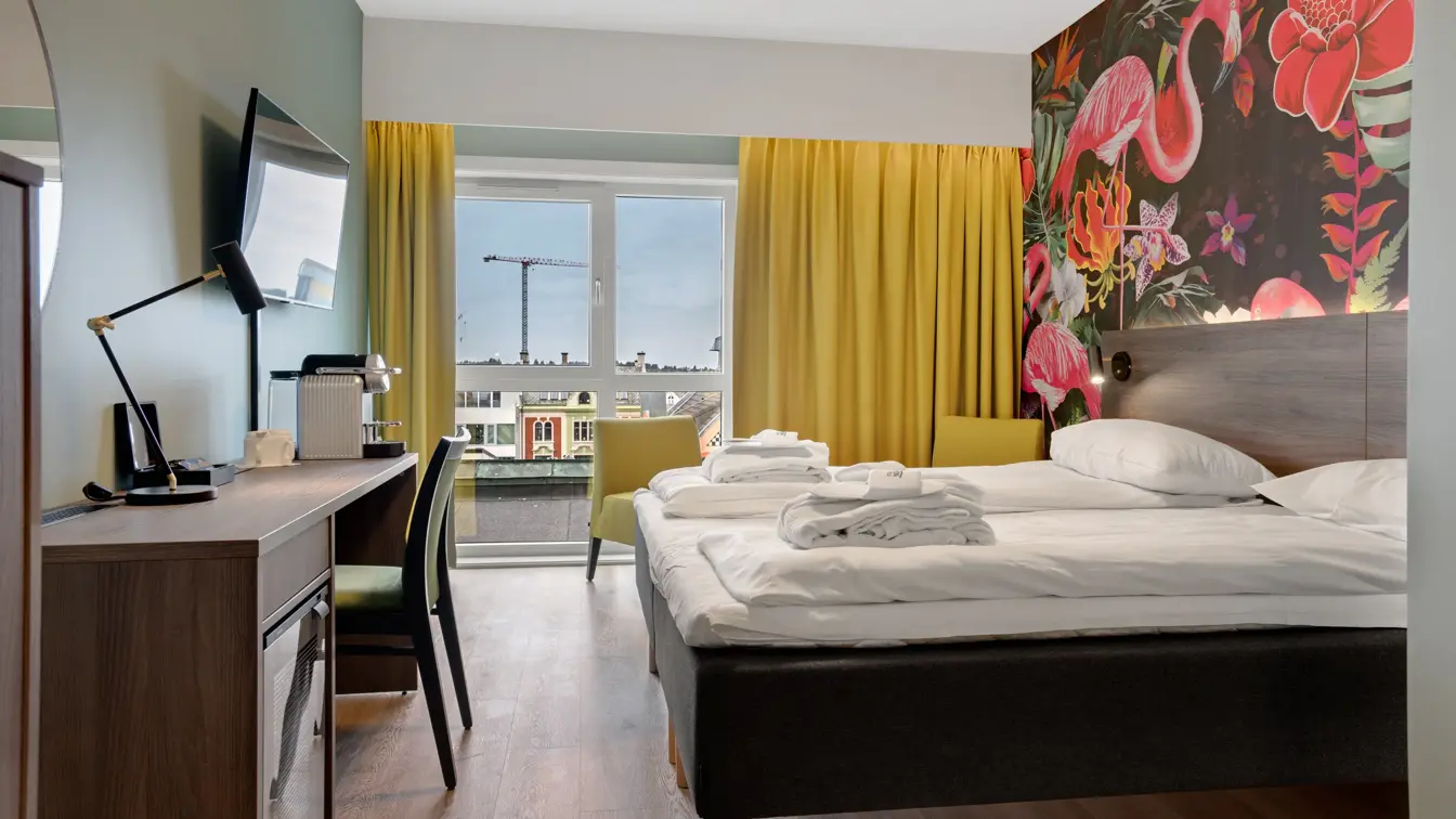 Business-TH-Saga-Vest