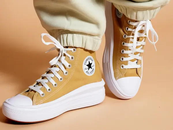 Sennepsgule Converse