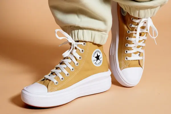 Sennepsgule Converse