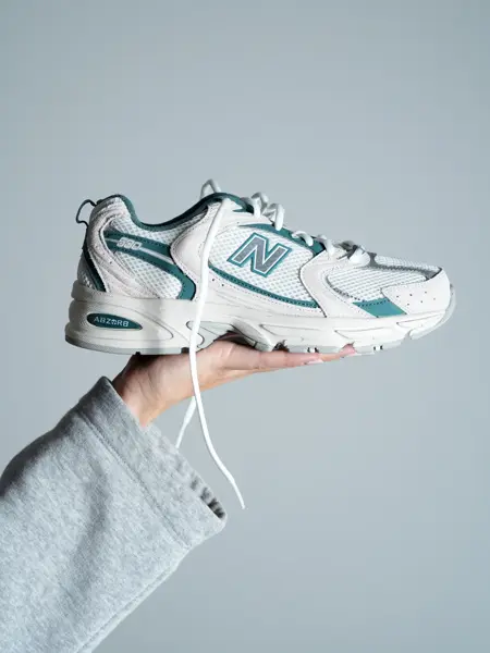 new balance sneakers, hvite med grønne detaljer