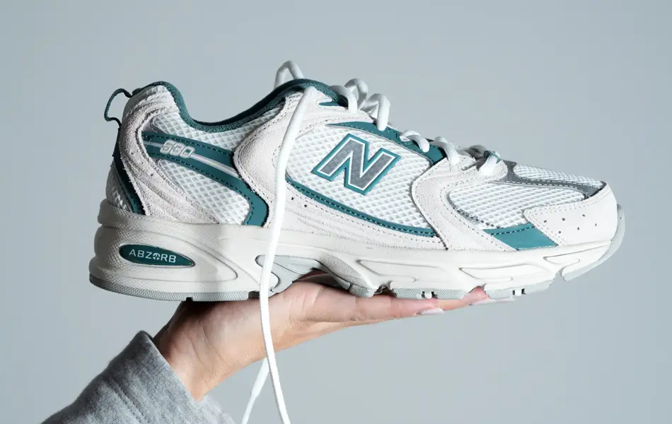 new balance sneakers, hvite med grønne detaljer