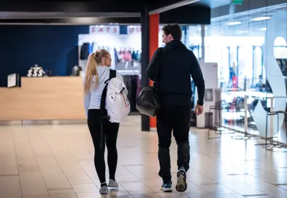 Bilder av kundereise når man parkerer eller lader