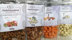 Poser med forskjellige nøtter