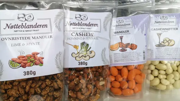 Poser med forskjellige nøtter