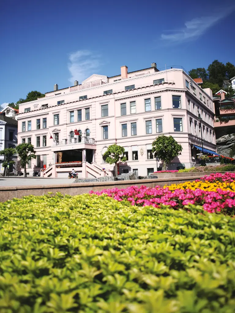 Fasade av Thon Hotel Høyers i Skien